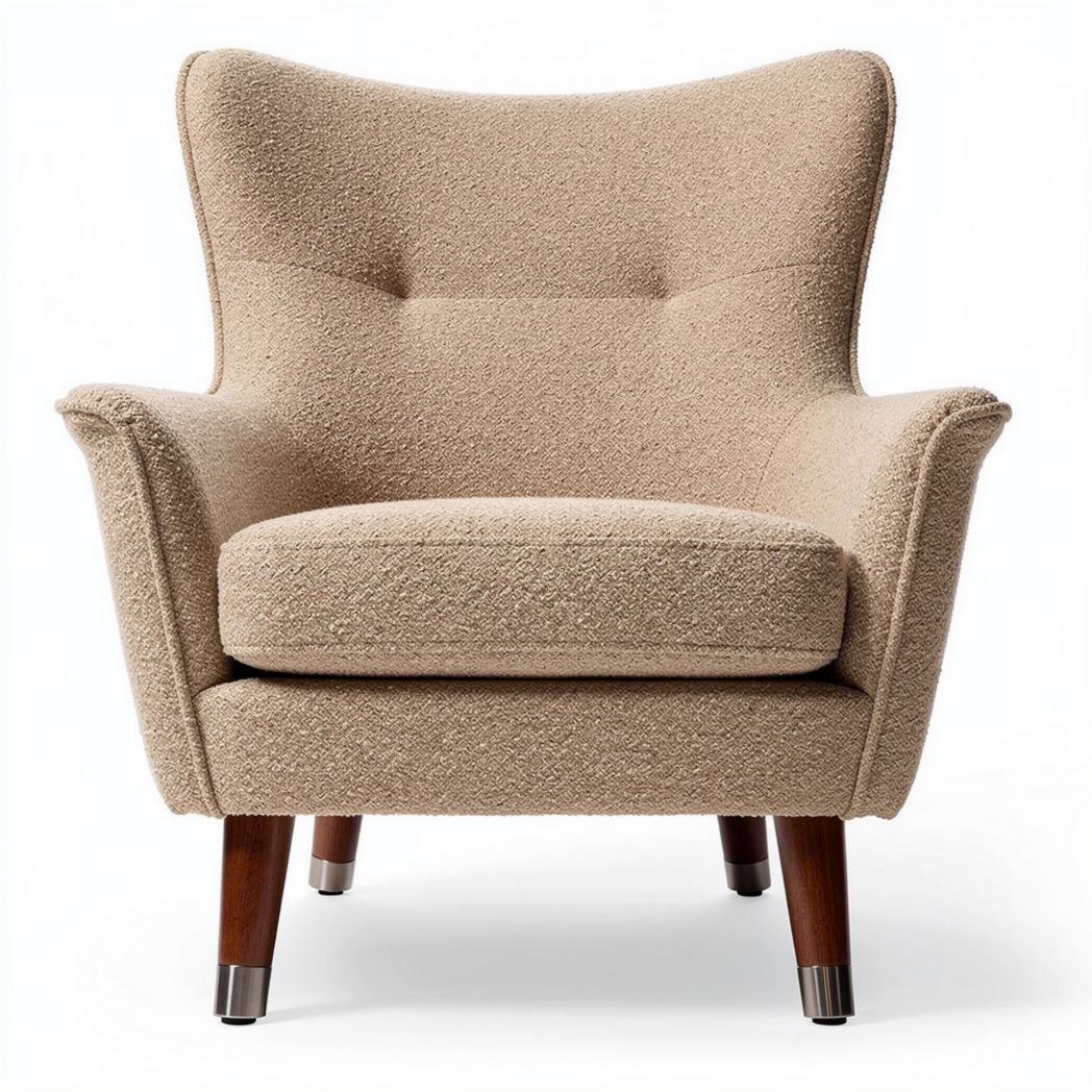 Lichte beige fauteuil met houten poten en afmetingen van 80 x 80 x 85cm